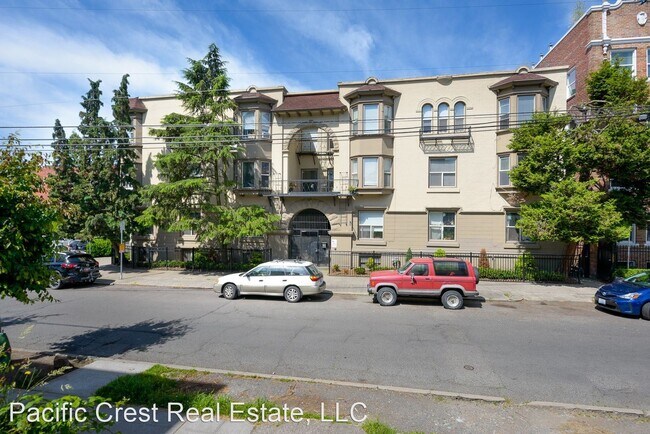 Building Photo - 317 Harvard Ave E