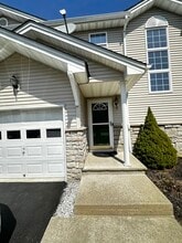 Front - 3 Kristen Ct