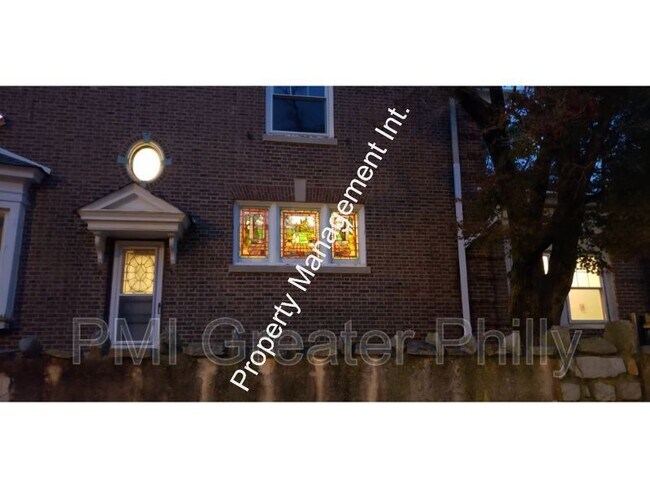 Building Photo - 1318 Arrott St