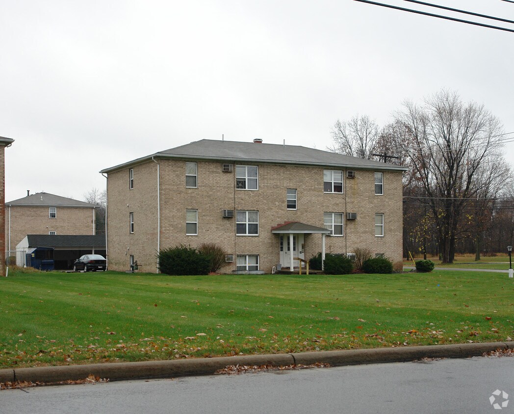 Foto principal - 5791 Sheridan Rd