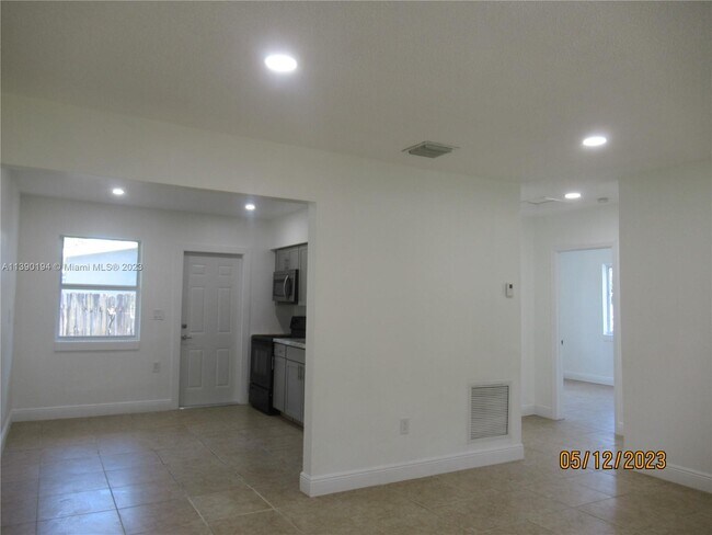 Foto del edificio - 11530 NE 12th Ave