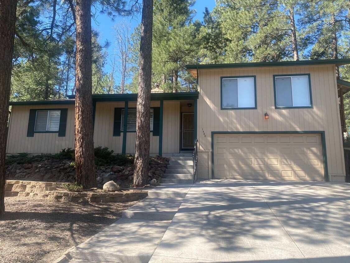 Primary Photo - Gorgeous University Heights Home