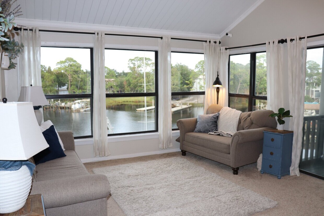 Waterfront views & Fully Furnished - 300 Yacht Club Dr