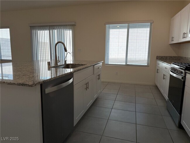 Foto del edificio - 10960 Meridian Flds Ave
