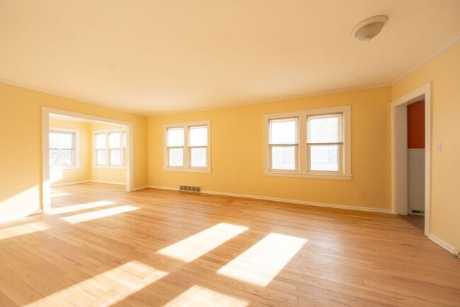 Building Photo - Jager Saratoga