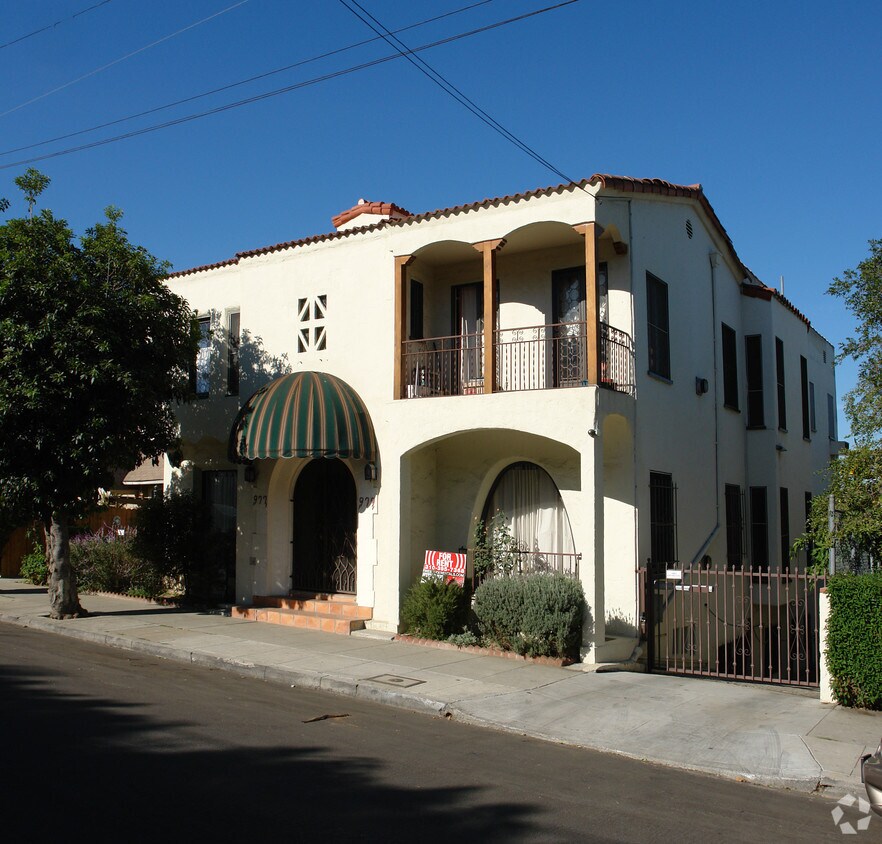 Primary Photo - 977-979 Hyperion Ave