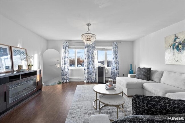 Building Photo - 557 Market St