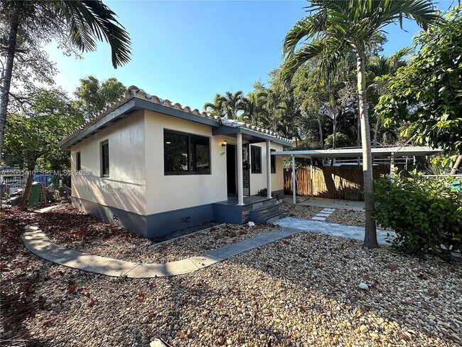 Foto del edificio - 5530 NW Miami Ct