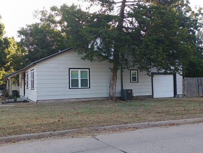 Photo - New Remodel- HOLIDAY SPECIAL- FIRST FULL M... House