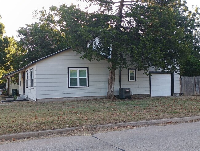 Foto del edificio - New Remodel- HOLIDAY SPECIAL- FIRST FULL M...