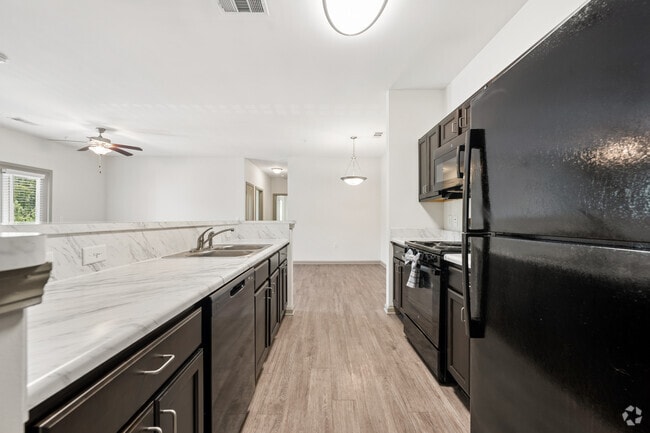 3BR, 2BA - 1,202SF - Kitchen - Arbours at Covington