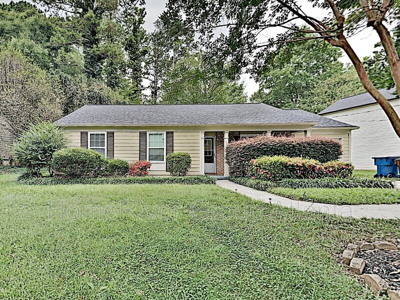 Primary Photo - 3095 Berkshire Manor Dr