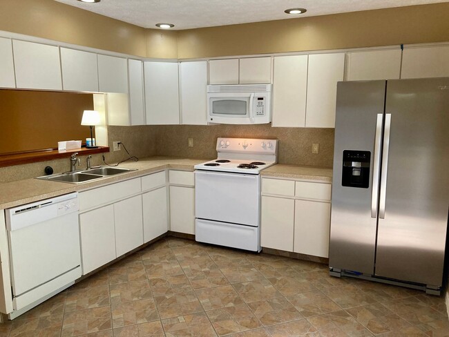 Building Photo - Pelican Cove Condo