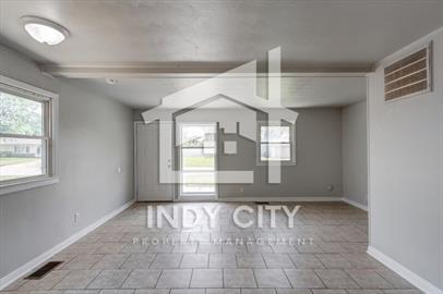 Foto del edificio - 8104 E 50th St