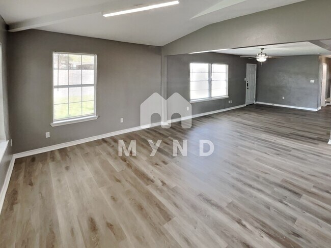 Building Photo - 1113 Arnold Dr