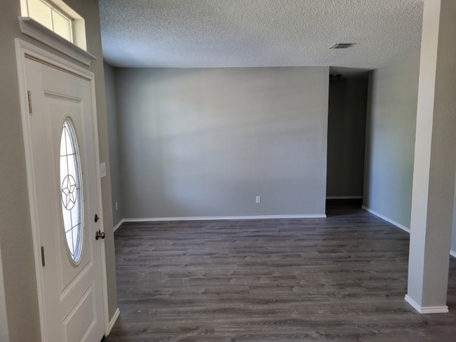 Building Photo - 2943 Deer Ridge Dr