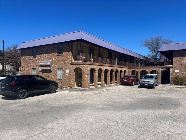 Foto del edificio - 1410 W N Loop Blvd