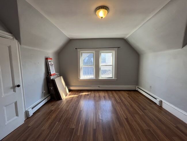 Building Photo - 45 Gardena St