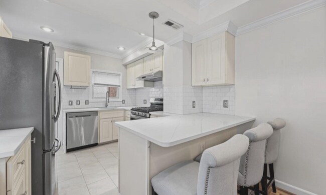 Foto del edificio - 3303 Foster Ave