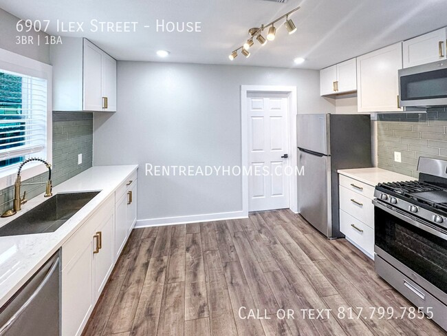 Building Photo - 6907 Ilex St