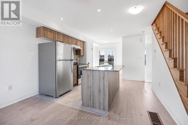 Photo du bâtiment - 3 Fairlane Ave