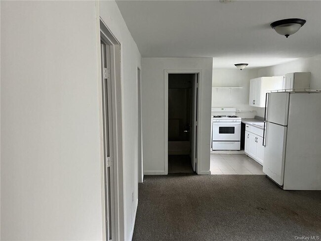 Foto del edificio - 80 Timber Ridge Rd