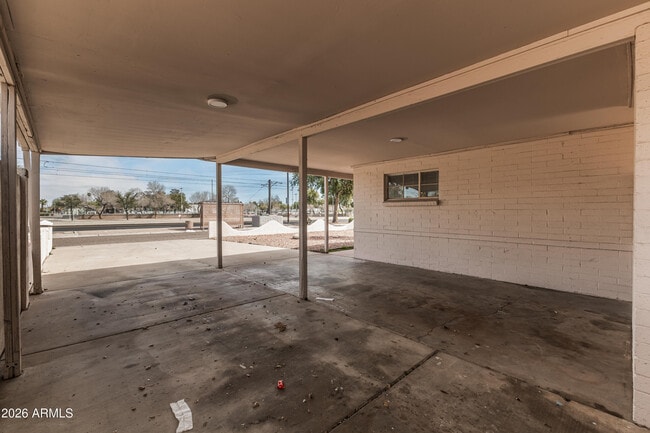 Foto del edificio - 5620 N 19th Ave
