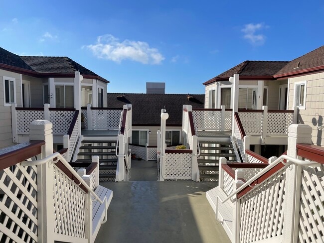 Entrance Walk to Unit 9 (upper right unit) - 481 Pointe Pacific Drive