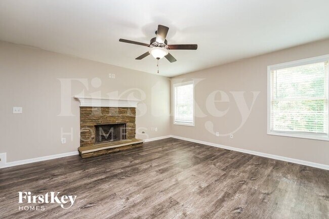Building Photo - 819 Fairfield Dr