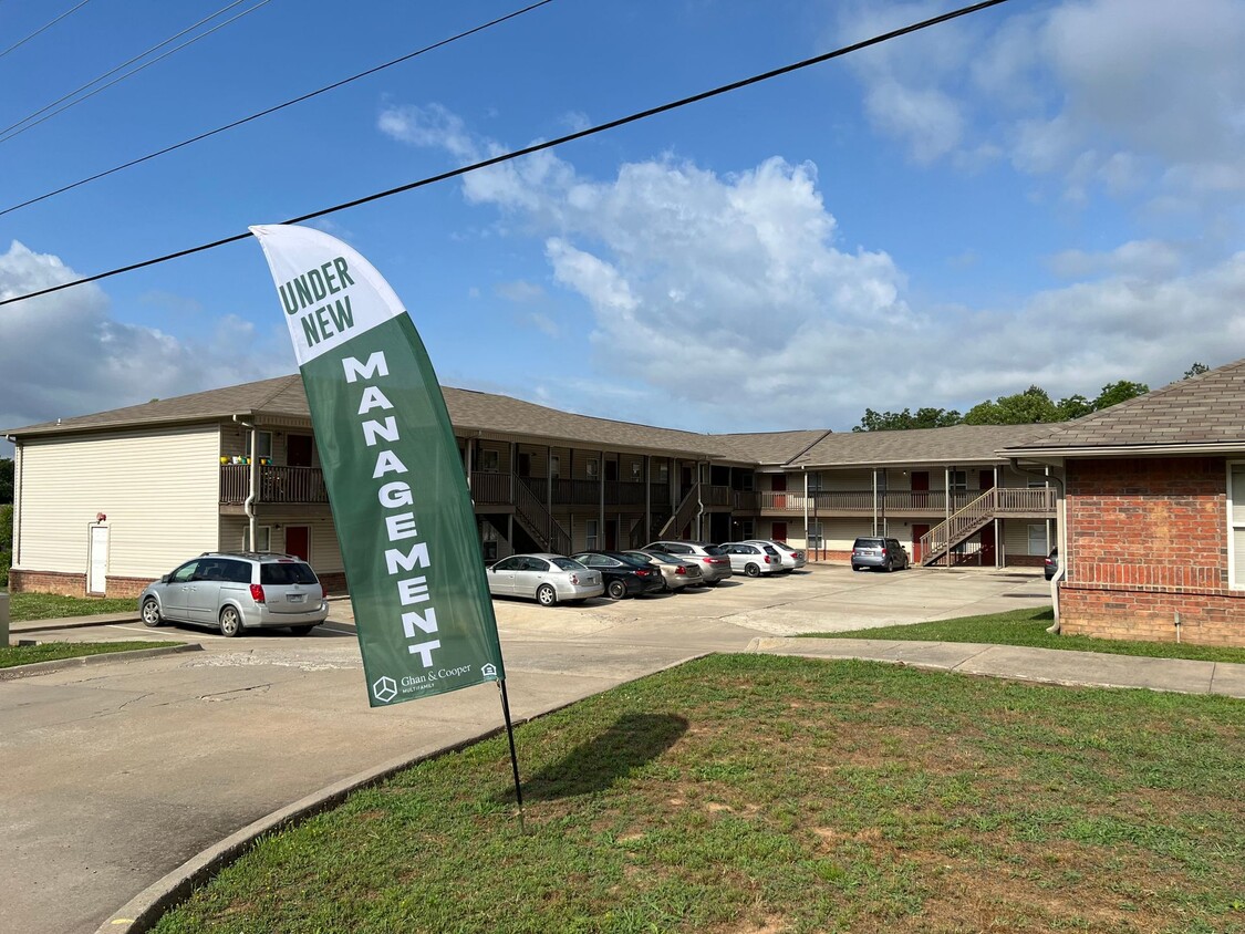 Primary Photo - Flat Rock Creek Apartments