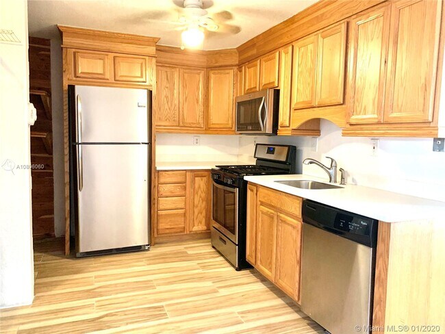 Building Photo - 6634 SW 114th Pl