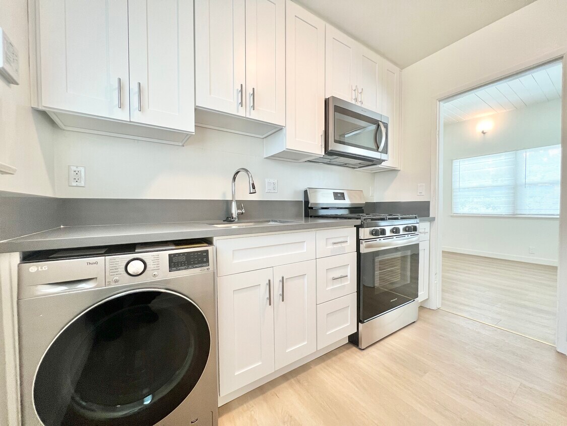 240 Apartments for Rent in Beachwood Canyon, CA Westside Rentals