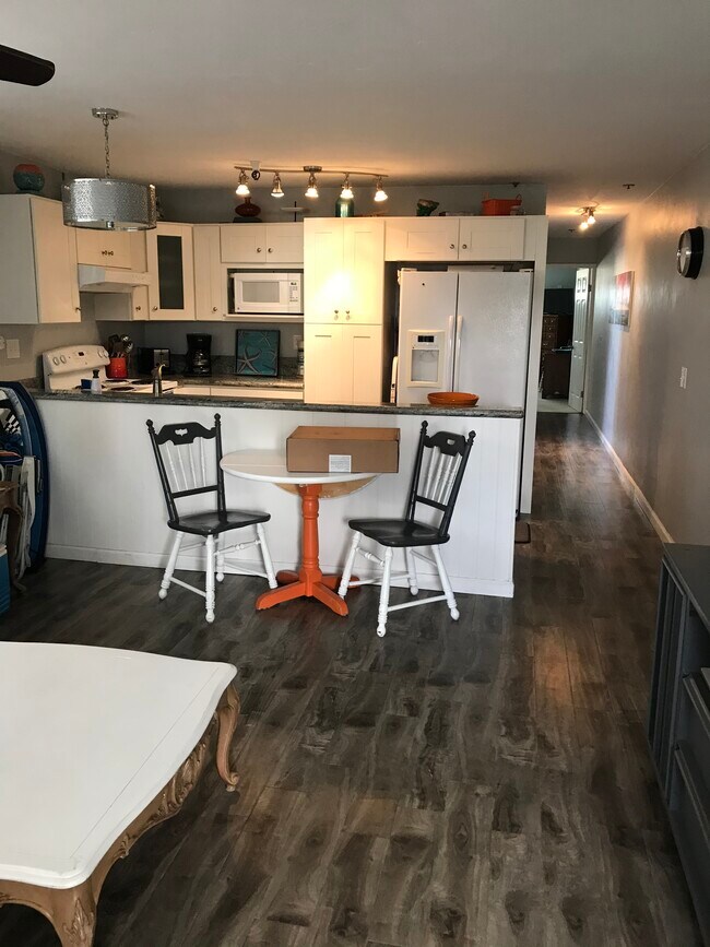 Completely furnished - 4667 Ocean Blvd