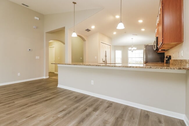 Building Photo - 18339 Briar Oaks Dr