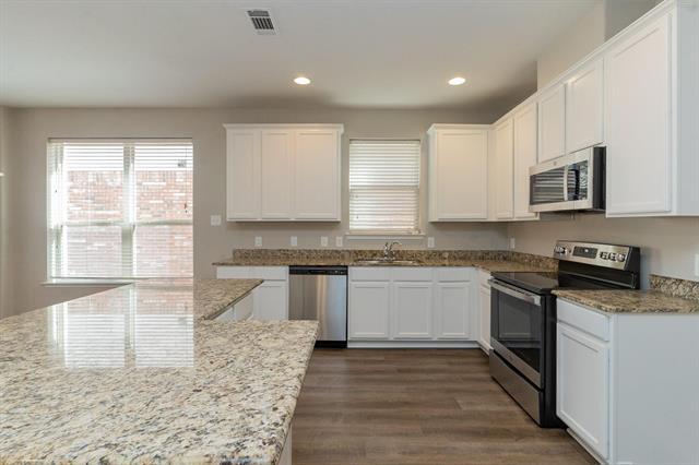 Foto del edificio - 4313 Summer Star Ln