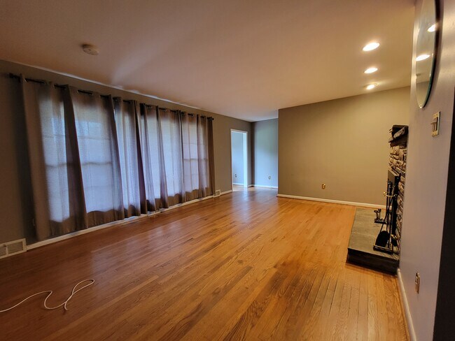 Living room - 110 Central Ave