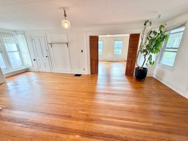 Photo - 10787 Rte 116 Apartment