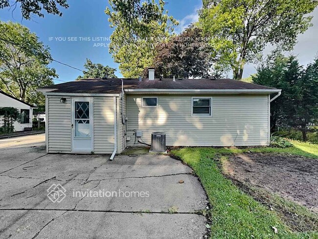 Foto del edificio - 3704 Jay Ln