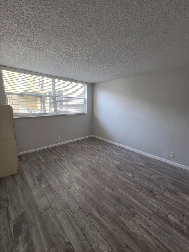 Foto del edificio - 2929 S Ocean Blvd