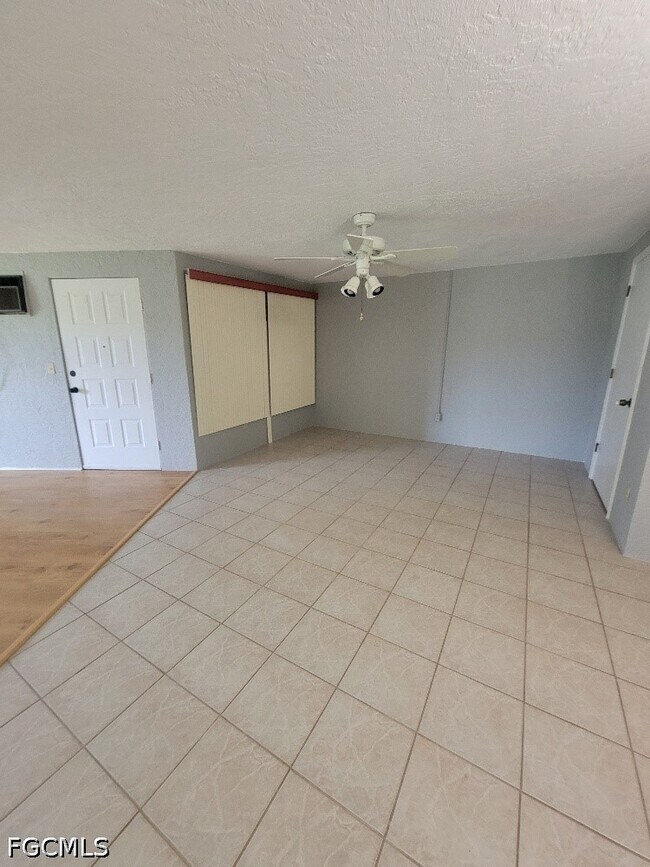 Foto del edificio - 10 Regency Ct