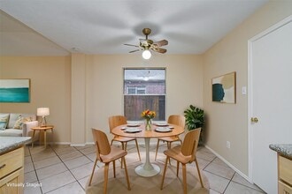 Building Photo - 16835 Carbridge Dr