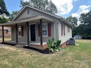 Building Photo - 107 McGinnis St