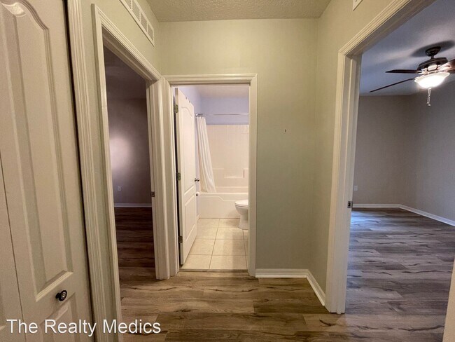 Foto del edificio - 3 br, 2 bath House - 952 Ambergate St