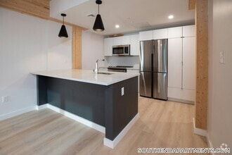 Building Photo - 11 E Lenox St