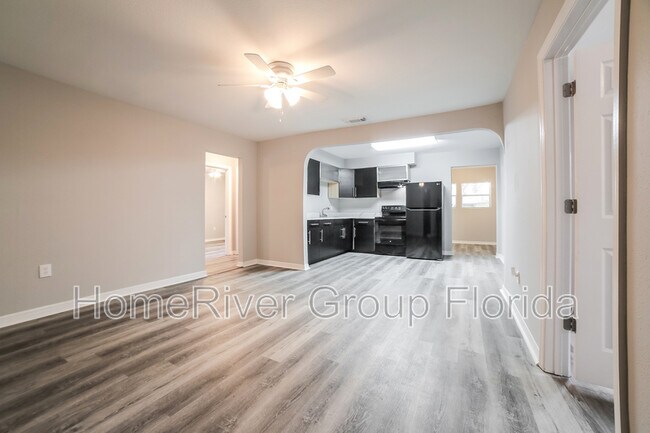 Building Photo - 6726 S Dauphin Ave