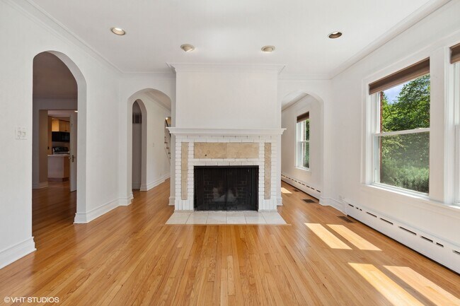 Foto del edificio - 155 Roger Williams Ave