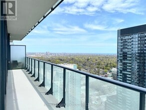 Building Photo - 161 Roehampton Ave