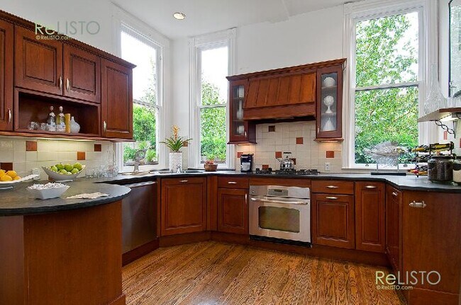 Foto del edificio - 2826 Sacramento St