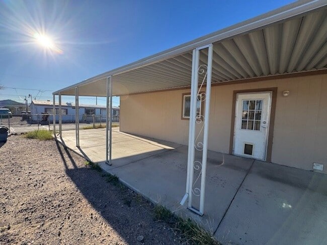 Building Photo - 3 BR 2BA house with fenced yard, Recent UPDATE, Nu Paint, Carpet,MOVE IN SPECIAL!!