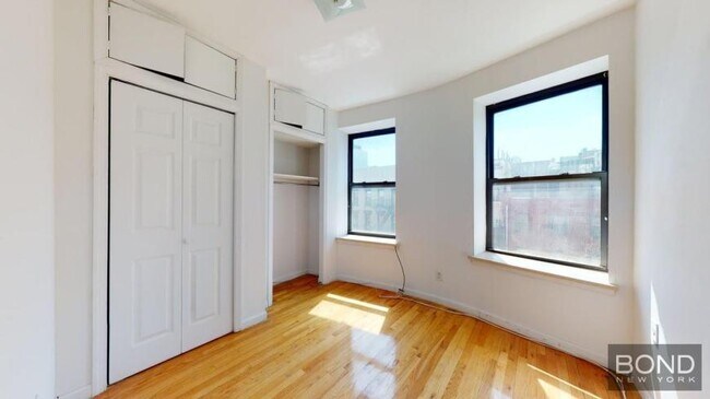 Foto del edificio - 3 bedroom in Manhattan NY 10003